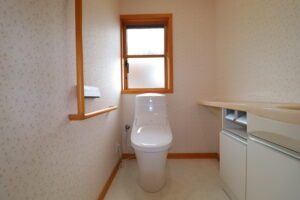 1階トイレ（自動洗浄機能付き）新品入替え